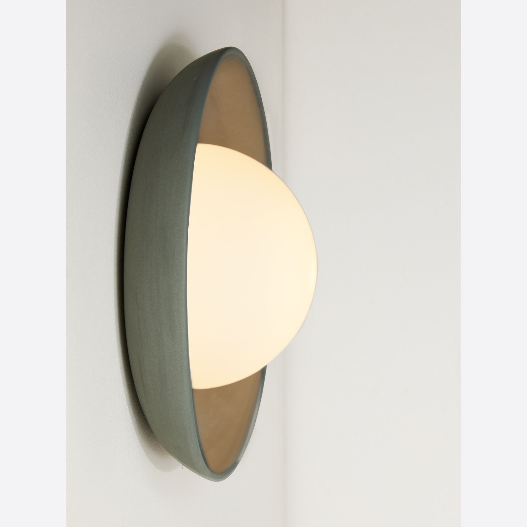 Mani Wide - Sconce gallery detail image