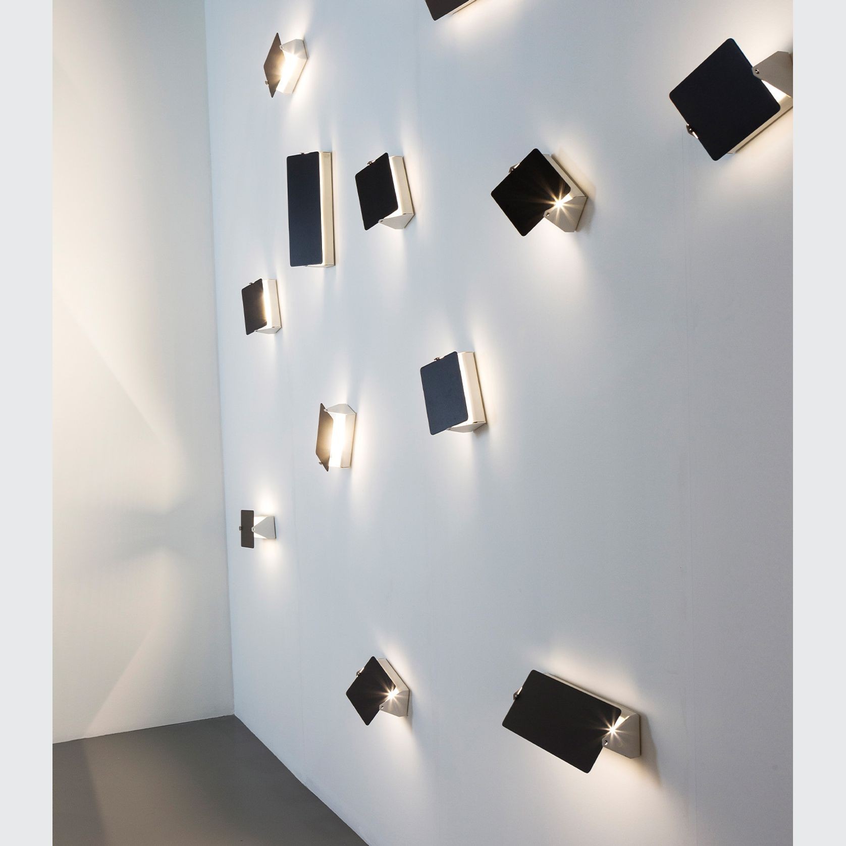 Applique à Volet Pivotant Wall Light gallery detail image