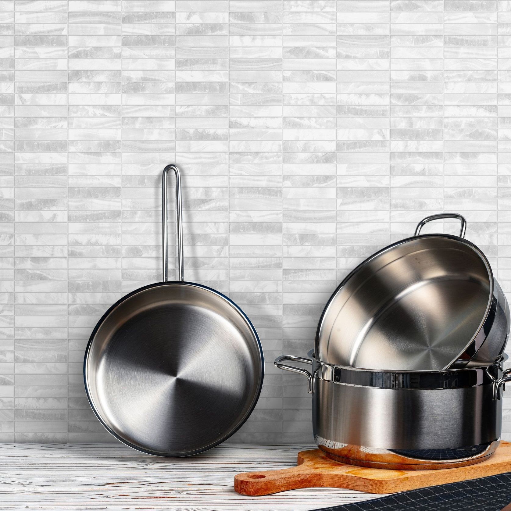 Astonished Onyx White Kit Kat gallery detail image