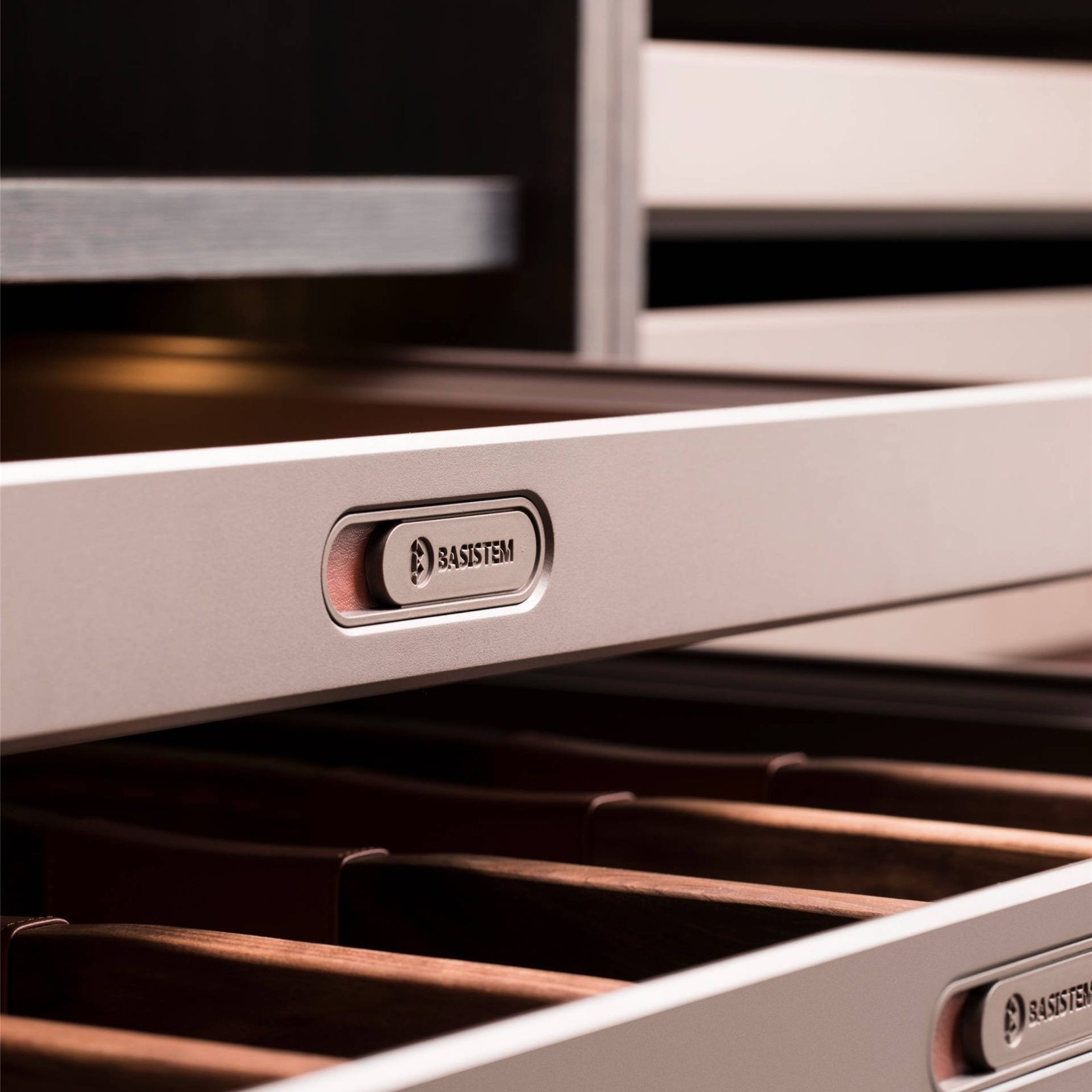 Basistem BRUGG Wood Pants Hanger gallery detail image