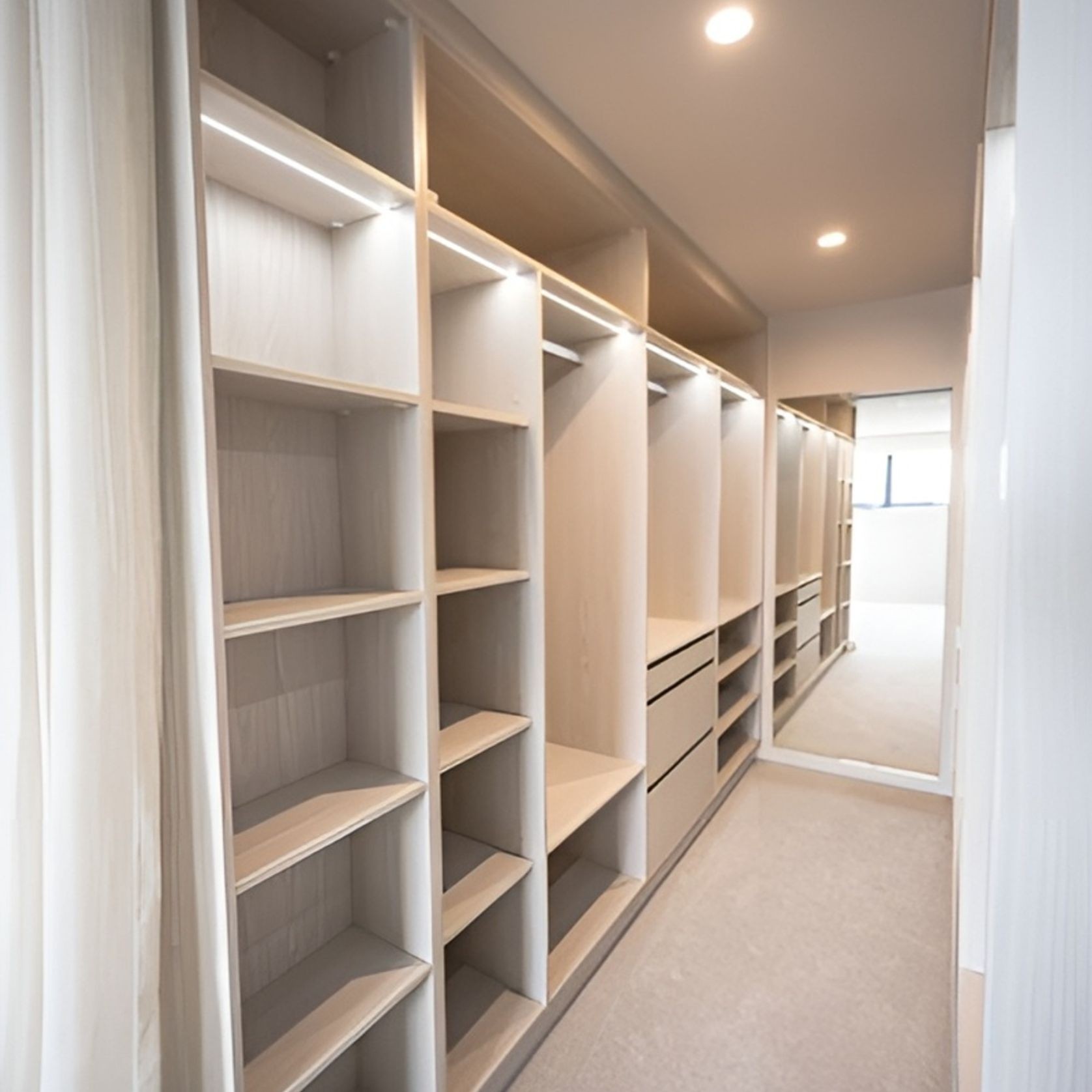 CUSTOM WALK IN WARDROBE gallery detail image