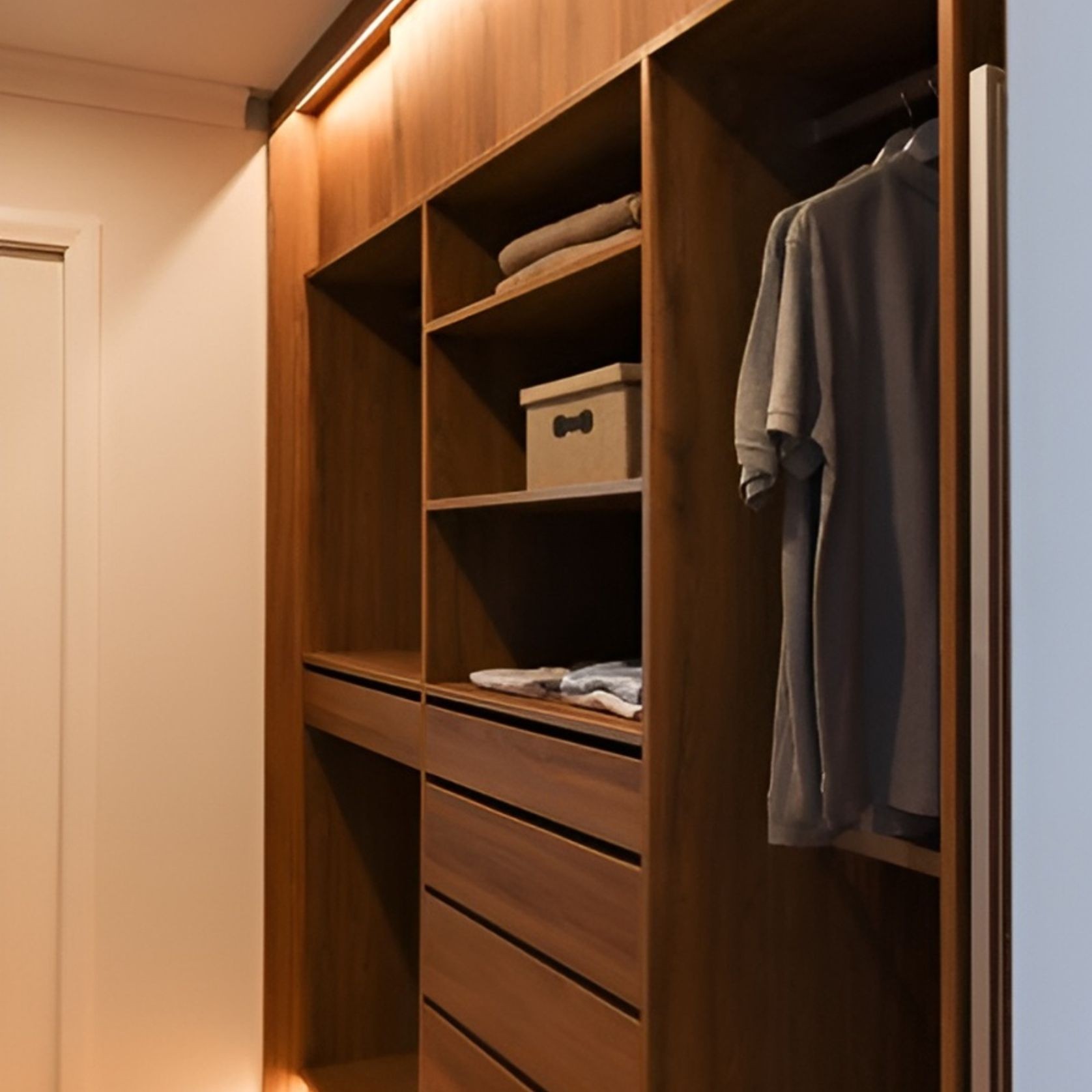 CUSTOM WALK IN WARDROBE gallery detail image