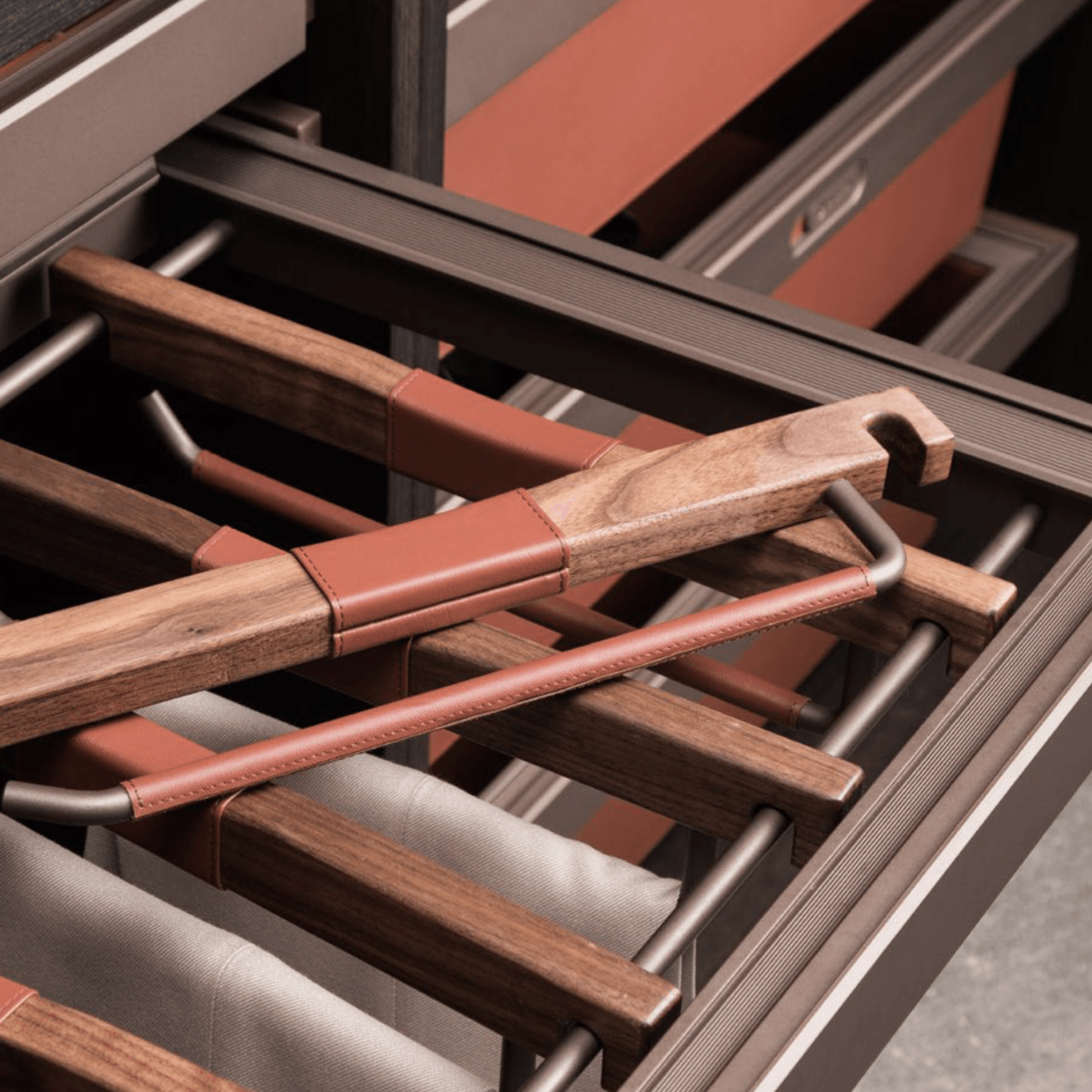 Basistem BRUGG Wood Pants Hanger gallery detail image