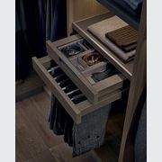 Senzafine Walk-In Closet gallery detail image