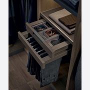 Senzafine Walk-In Closet gallery detail image