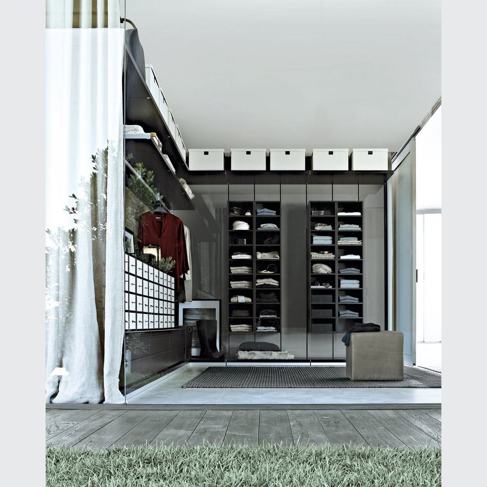 Ubik Walk-In Closet gallery detail image