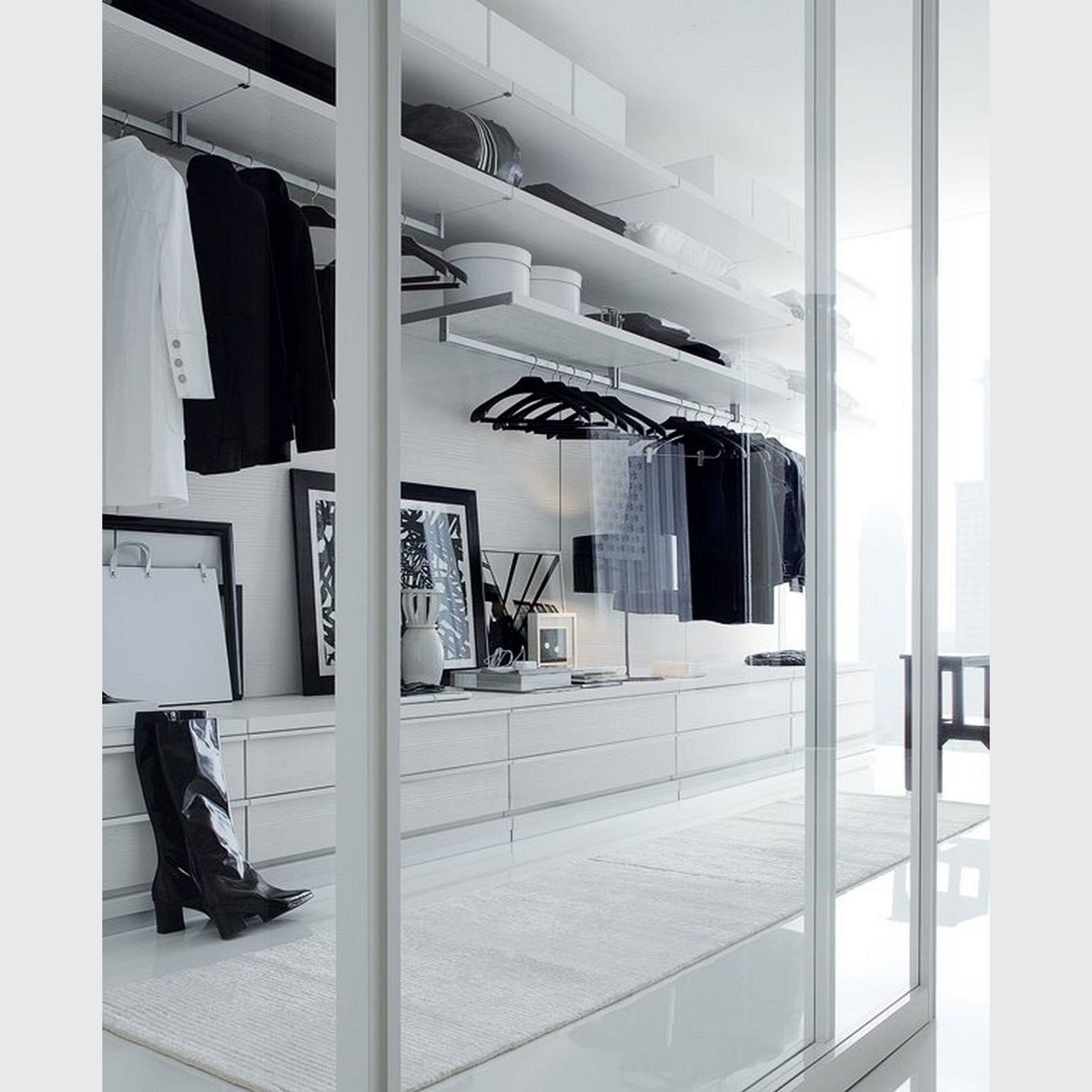 Ubik Walk-In Closet gallery detail image