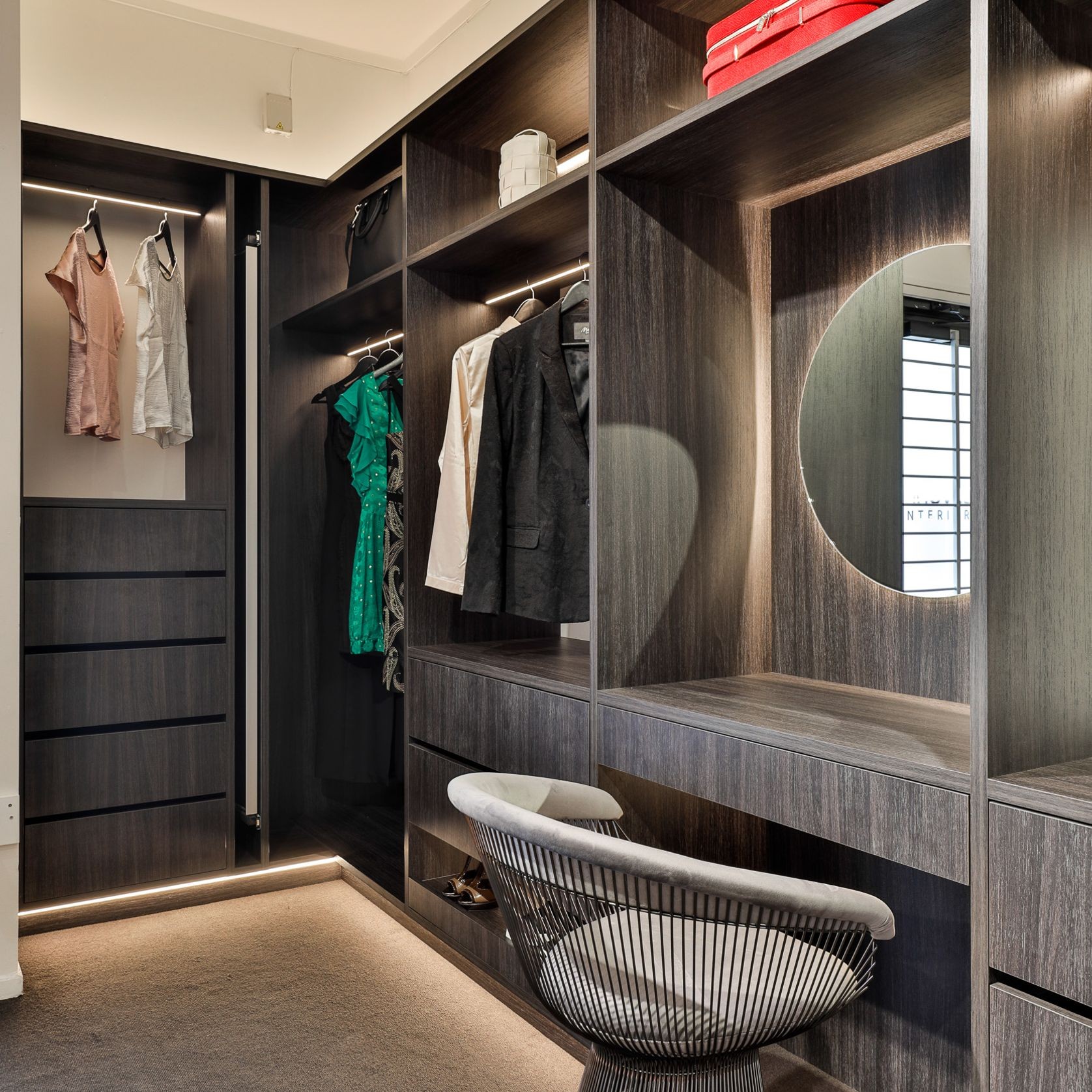 Custom Walk In Wardrobe gallery detail image