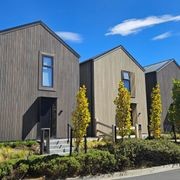 CedarLine Evolve Mixed Grain Cedar Cladding gallery detail image