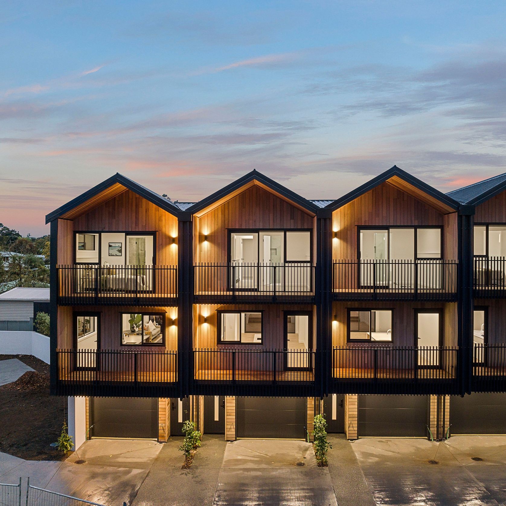 CedarLine Evolve Mixed Grain Cedar Cladding gallery detail image