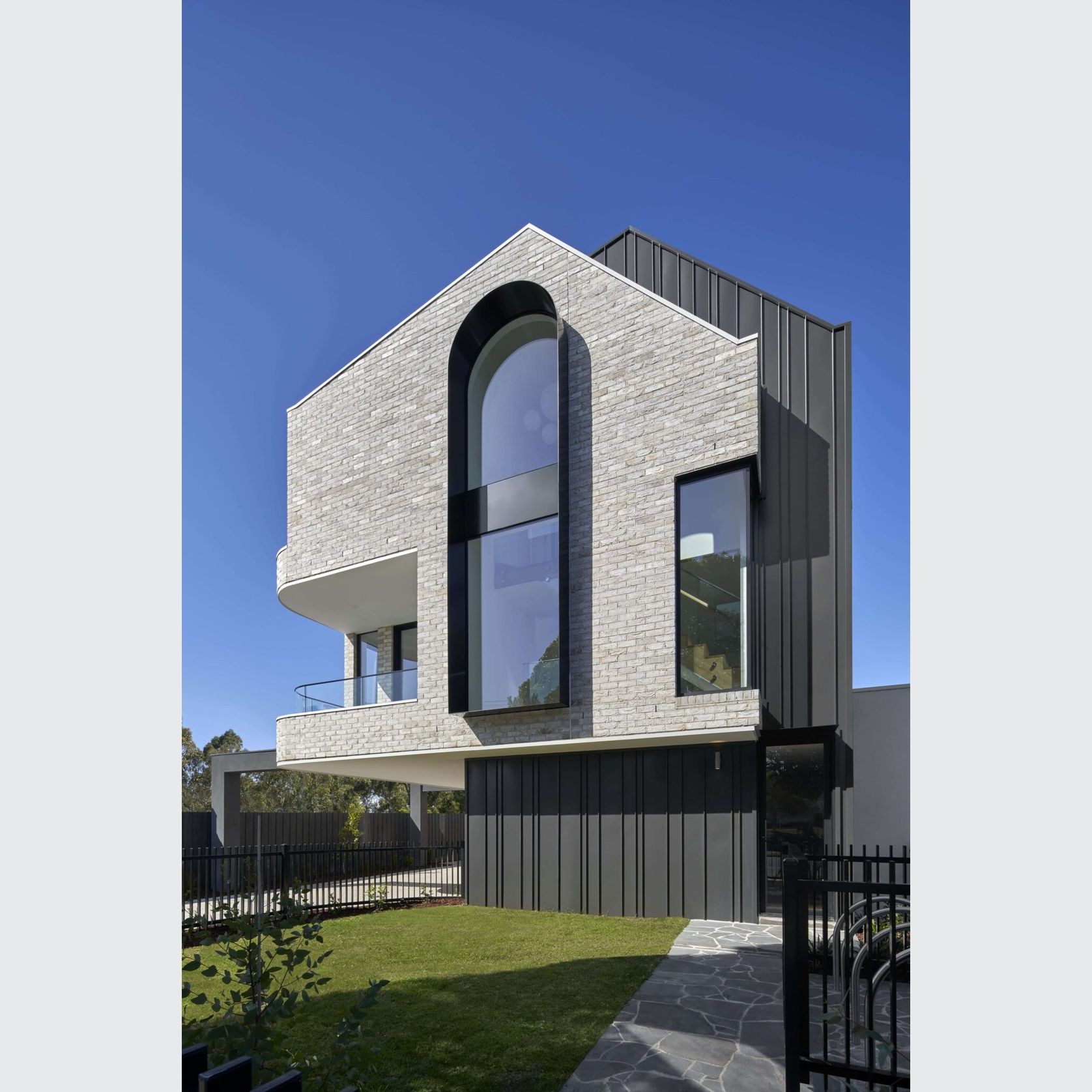 Sunblade Arc Shroud - Curved & Shaped gallery detail image