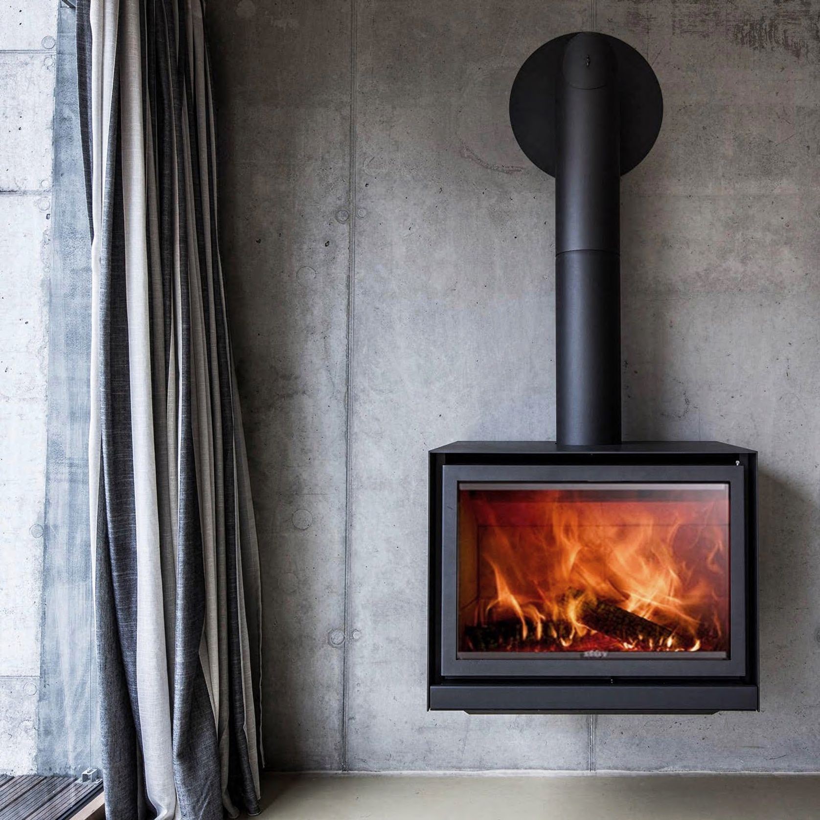 STUV 16 - 78 - Up Fireplace gallery detail image
