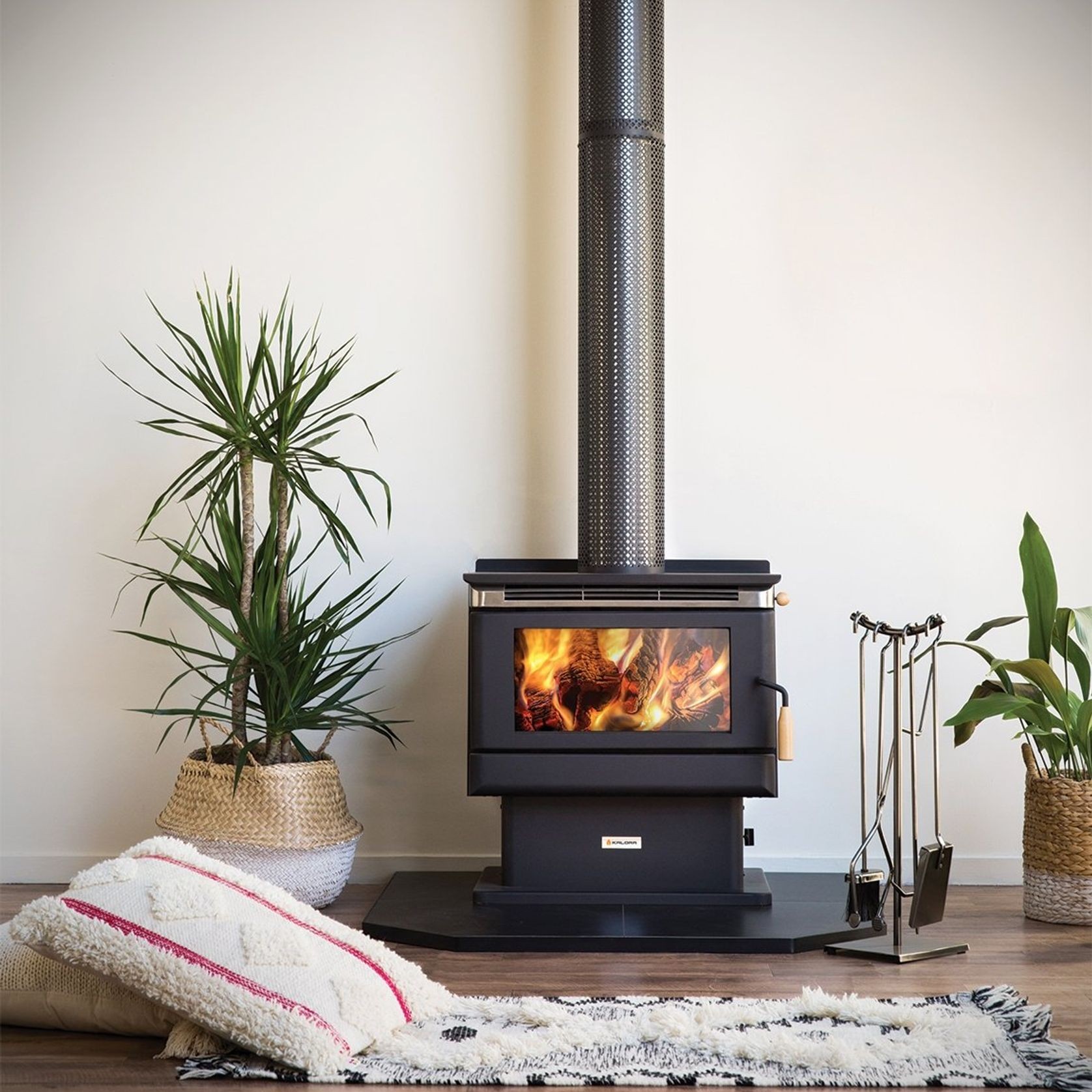 Kalora 500C Freestanding Wood Heater With a 4m Flue Kit gallery detail image