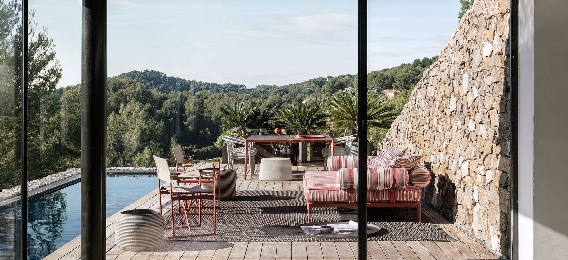Life under the open sky with this Italian-made outdoor collection