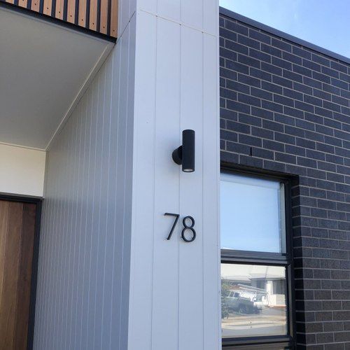 Black Floating and Flush House Numbers - 125mm