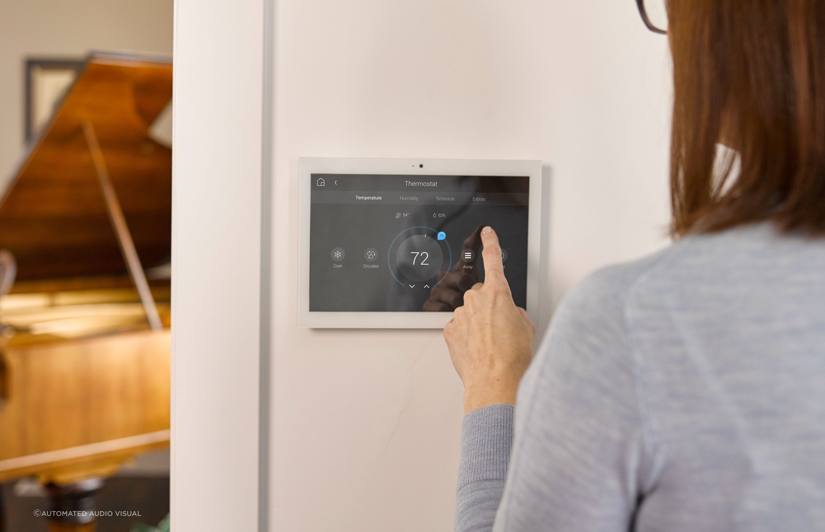Smart thermostat and heating control systems allow precise management of indoor temperatures.
