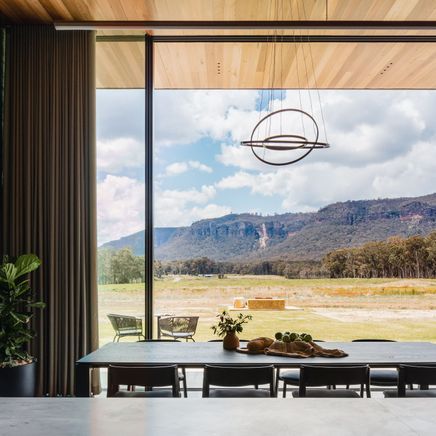 Discover the contemporary Blue Mountains haven surrounded by the faces of nature
