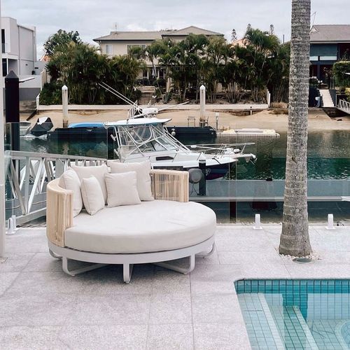 Cannes Outdoor Round Daybed in White with Cream Rope