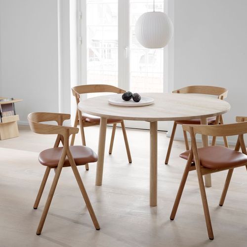 Taro Dining Table Ø120 by Fredericia
