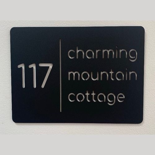 Bayside Luxe Personalised Acrylic House Number - Black Vertical Line