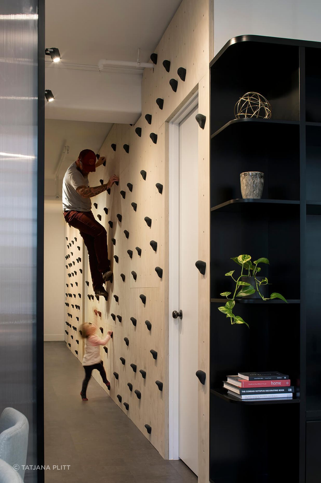 Lt. Collins Apartment by de.arch ArchiPro AU