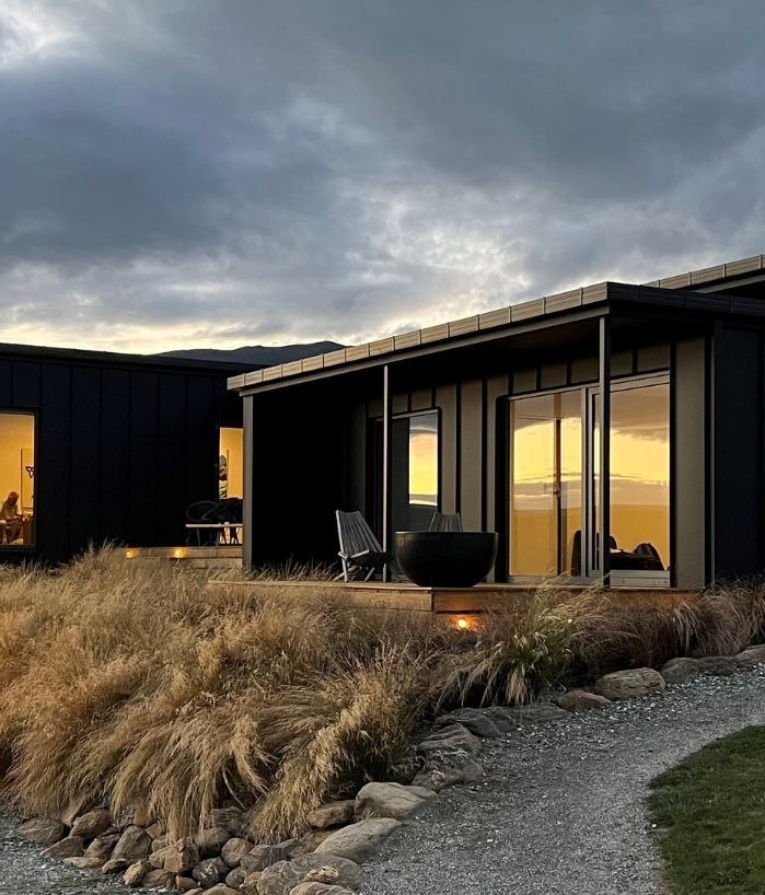How to illuminate your artwork with architectural lighting