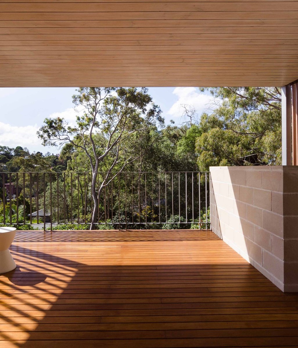 Beauty that lasts: nail-free decking