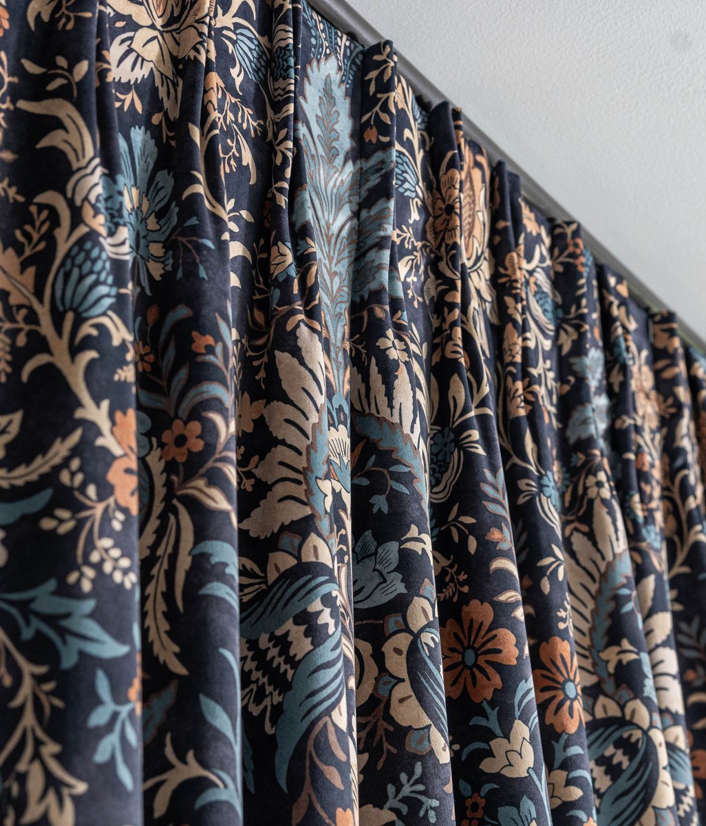 A Guide to Choosing the Right Curtain Tracks or Rods