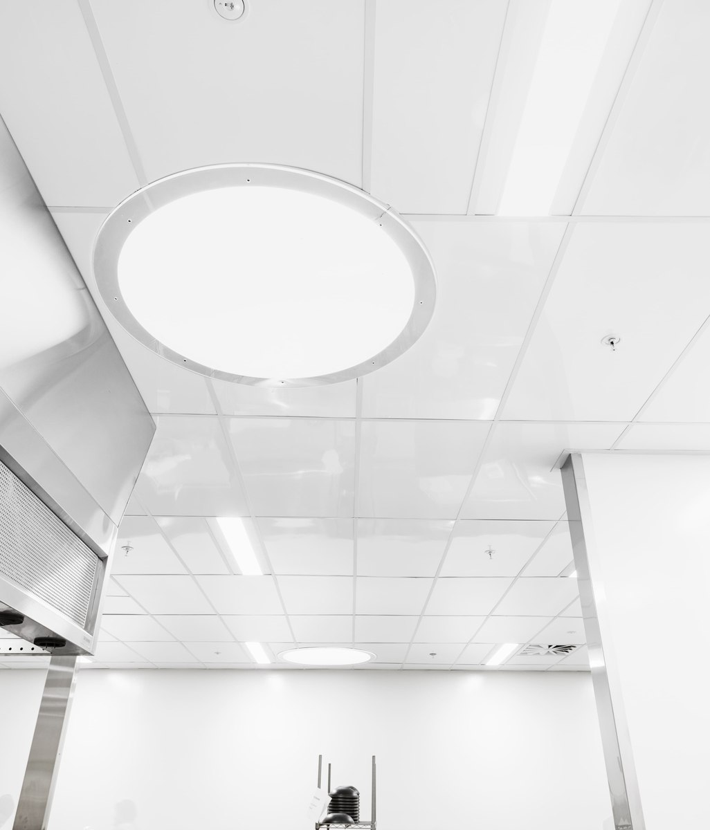 A guide to selecting the best ceiling tiles for hygienic commercial environments
