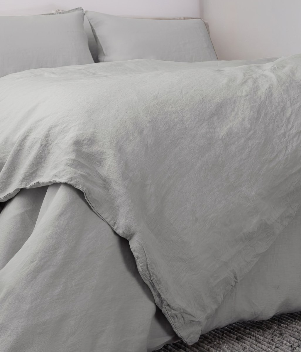 What is a Duvet Cover & How to Put It On
