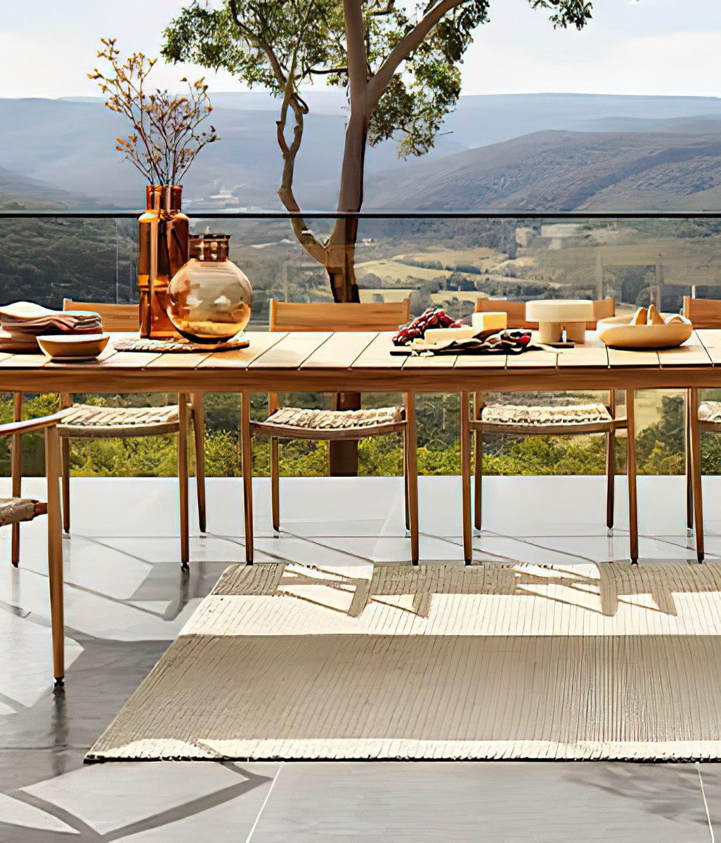 Discover the Beauty of Wooden Furniture, with the Durability of Aluminium