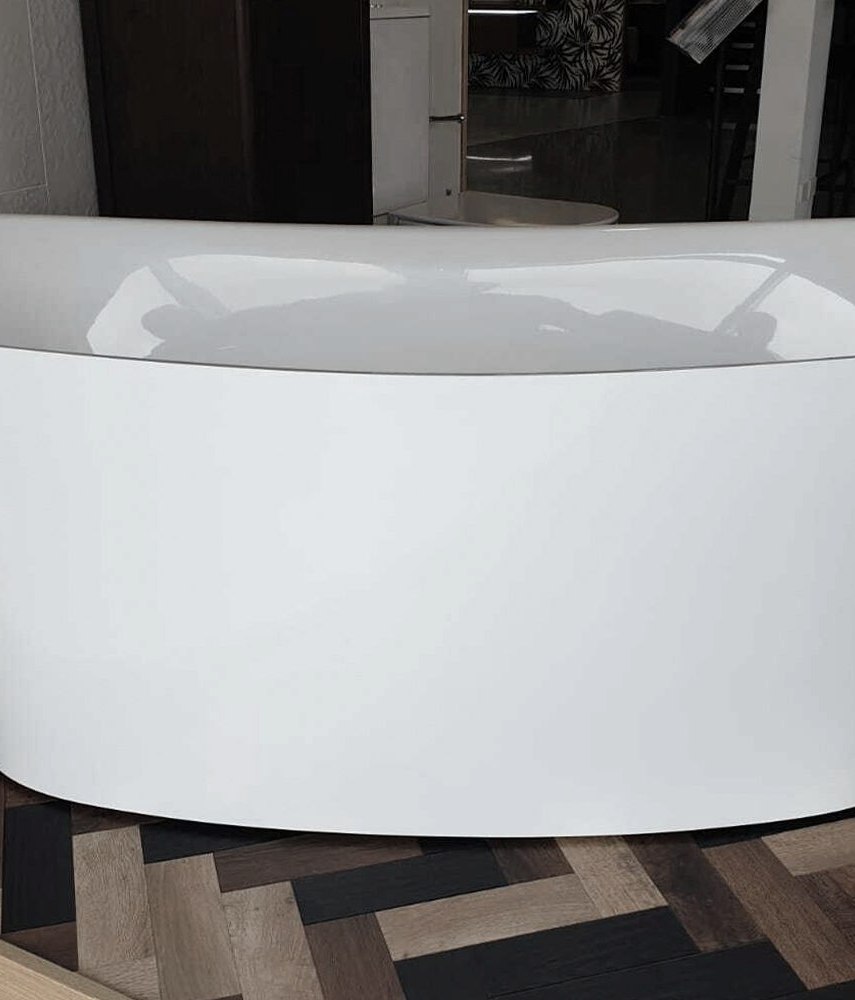 European Composite Bath Delivers Elegance and Practicality