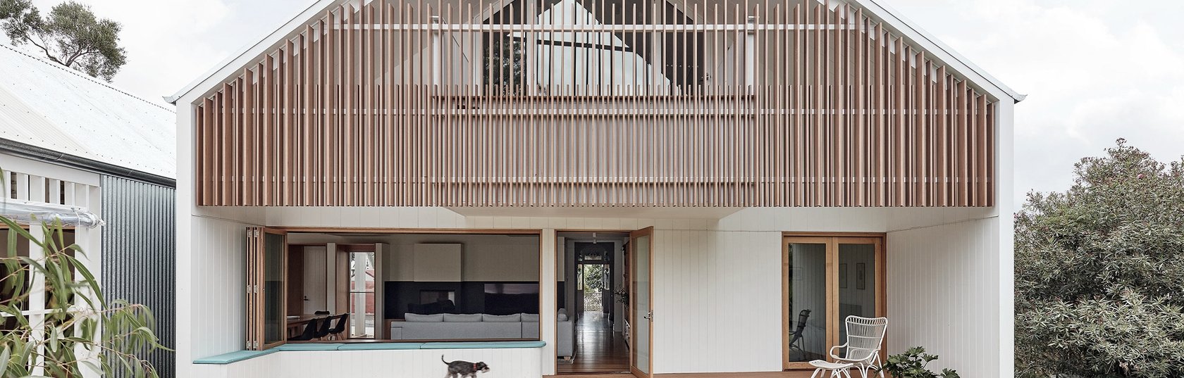 An Edwardian homestead enters the new millennium with a strategic extension