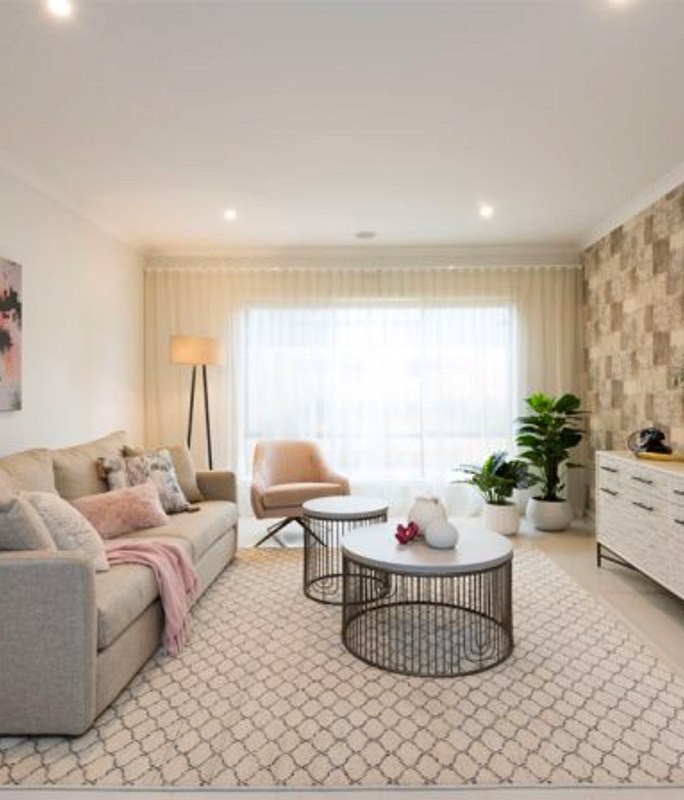 TOP 5 TIPS FOR DECORATING ON A BUDGET