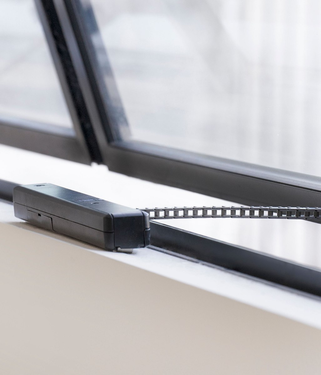 The Air Above: Breathe Easy with Yale Aeron Window Actuators