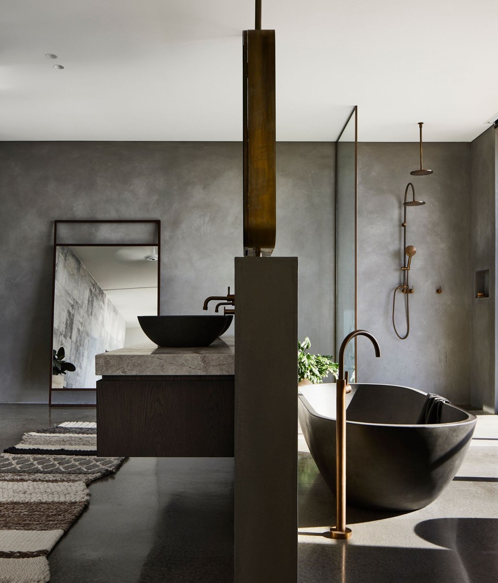 How Much Water Does a Bath Use? A Simple Guide