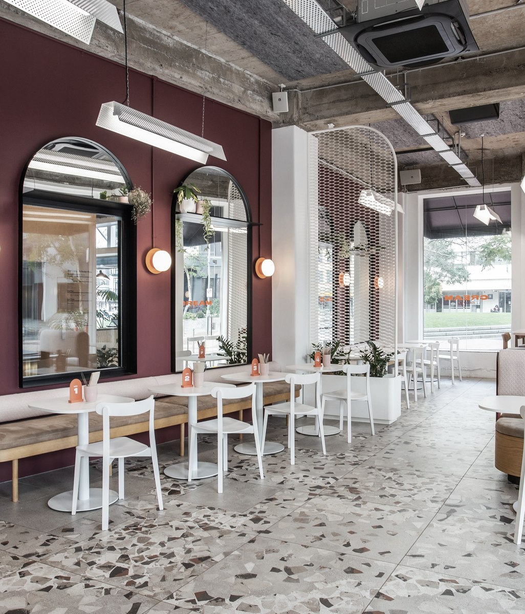Old-school diner meets contemporary café in this Hamilton eatery fit-out