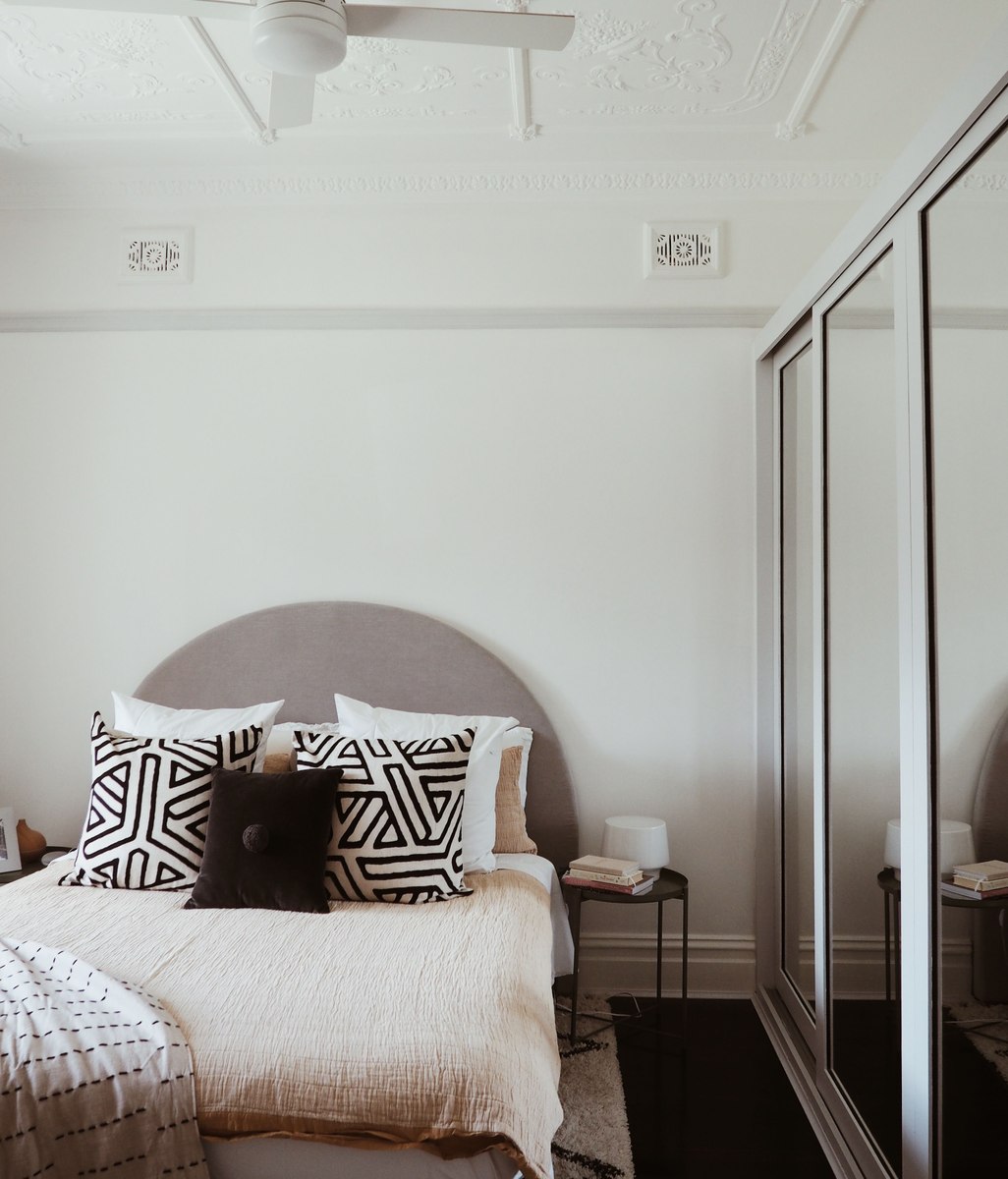 Interior designer renovates house in three weeks while 7 months pregnant! | Amy Collins-Walker