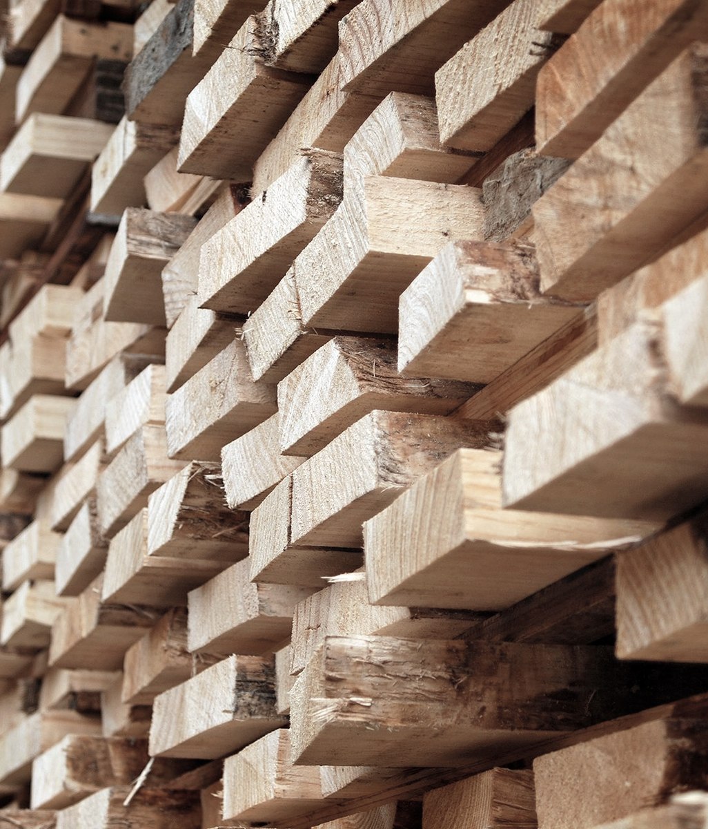 Jukens Quarter Sawn Clears are making high quality, custom made, solid wood doors and windows.