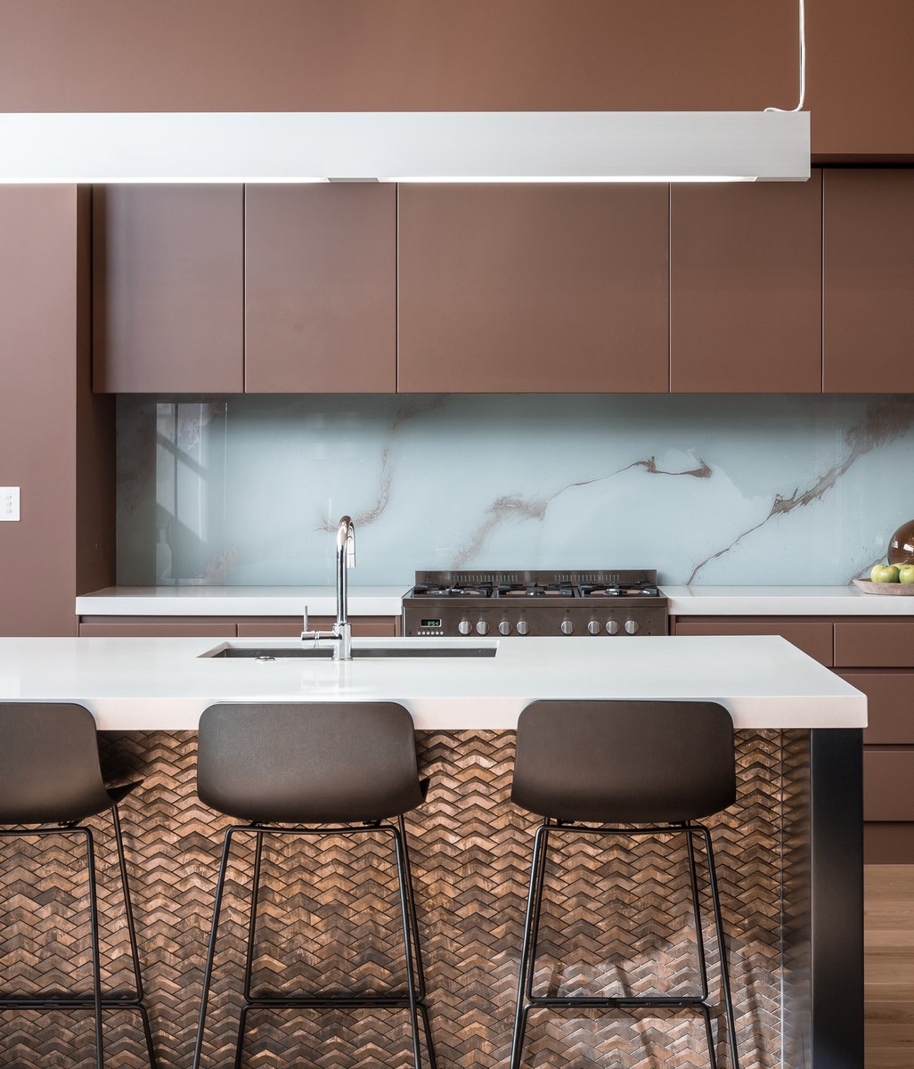 Expert tips for choosing the perfect glass splashback