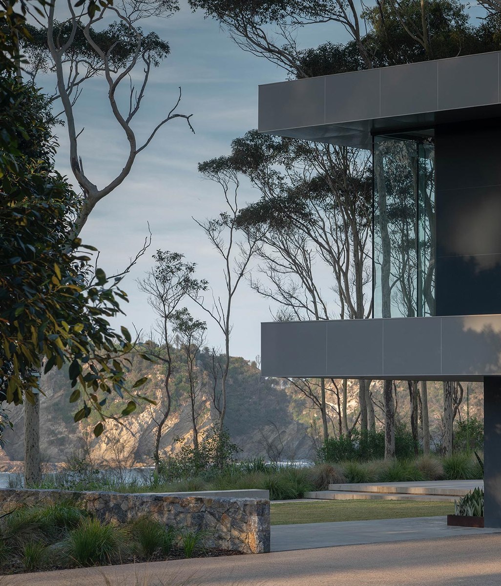 A picture paints a thousand words: Capturing gardens in images