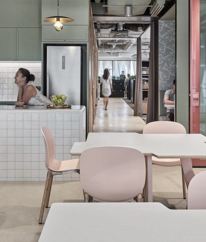 Redefining the Workplace: The New Office Interior Design
