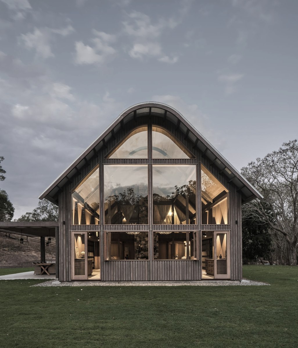 This rural holiday home draws inspiration from traditional American red barns