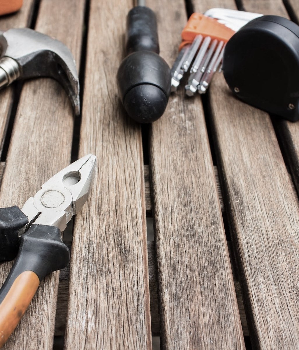 Wardrobe Design: DIY vs. Professionals