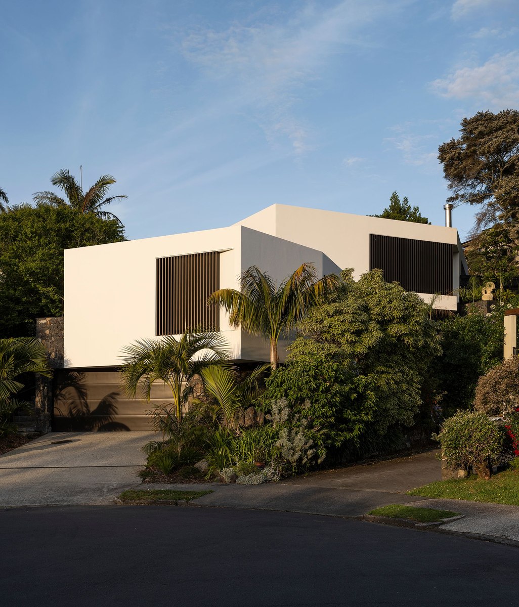 Sculpting serenity: a geometric masterpiece in plaster