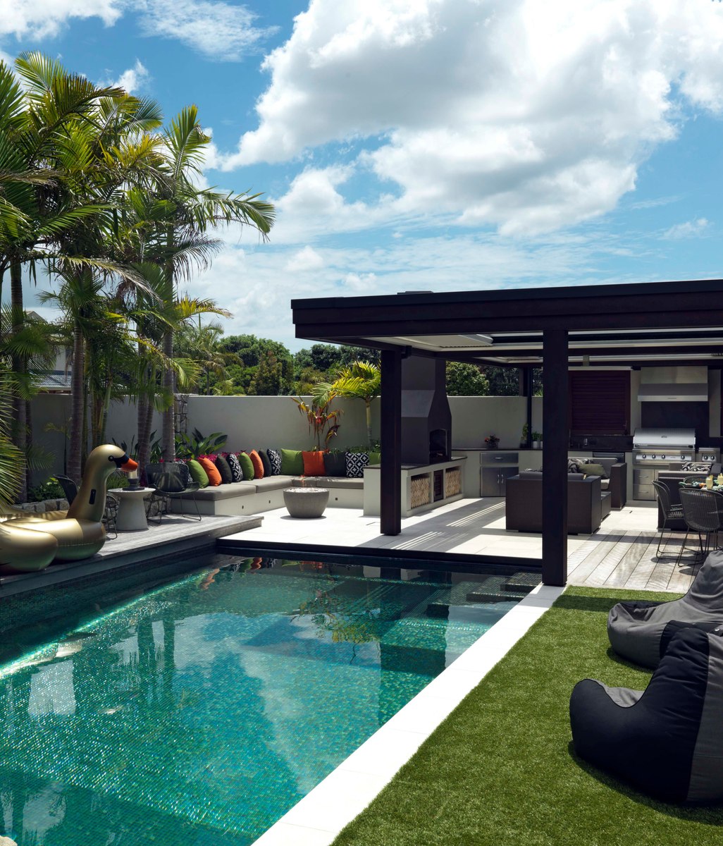 A coastal Auckland home’s outdoor retreat inspired by global travels