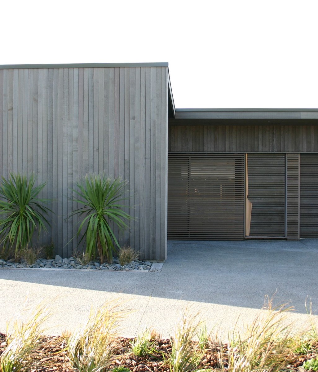 From the beaches of Oahu to Aotearoa: the rise of oiled cedar