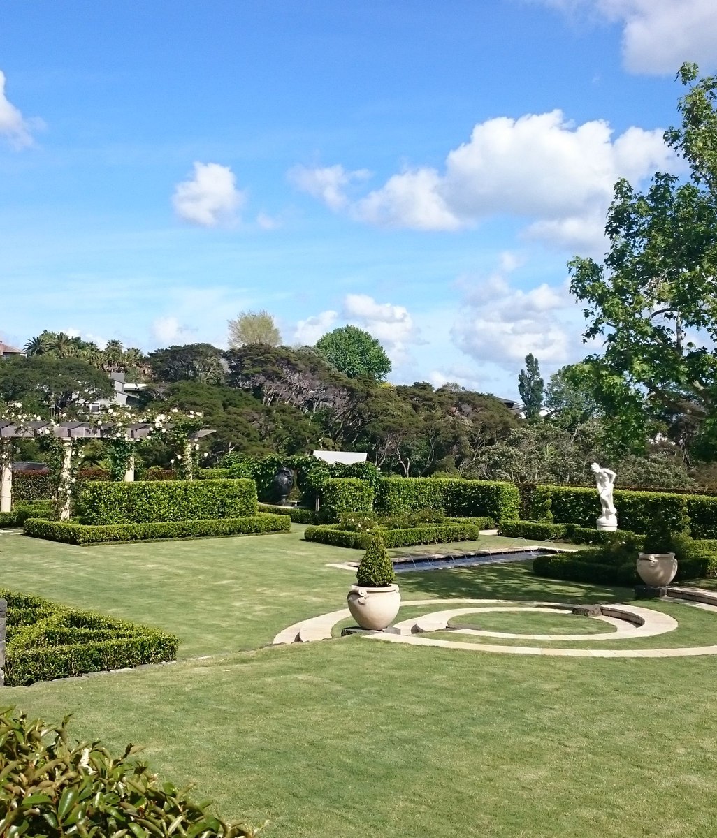 Garden design for living: the garden as a room