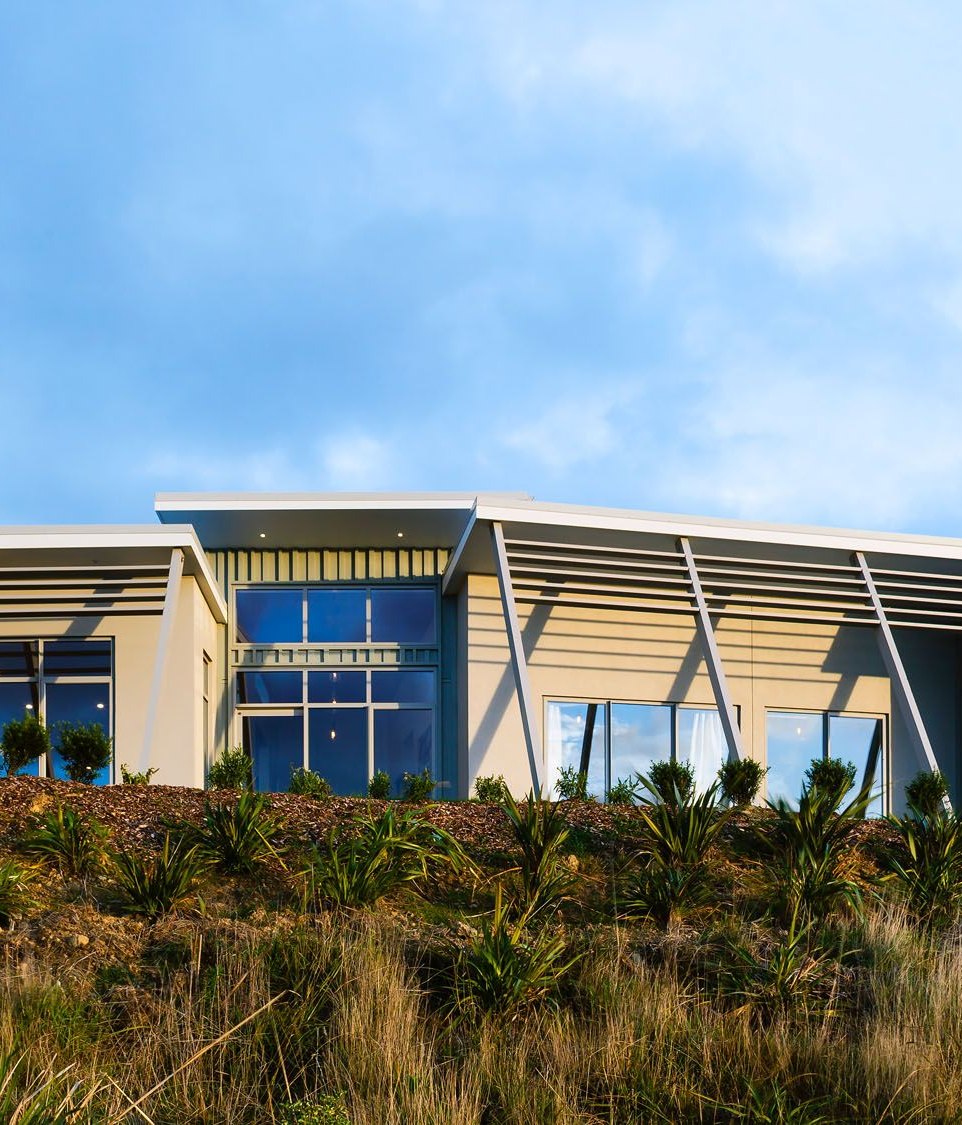 What should I look for in a sustainable building site?