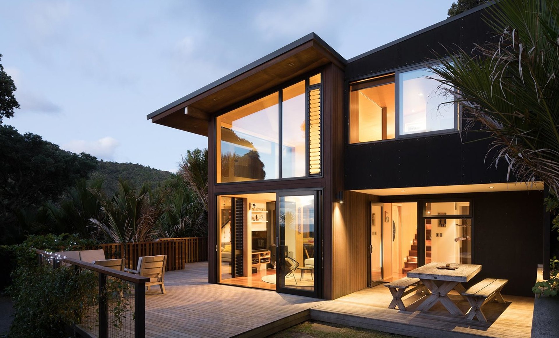 Piha Beach – a beautiful surf shack